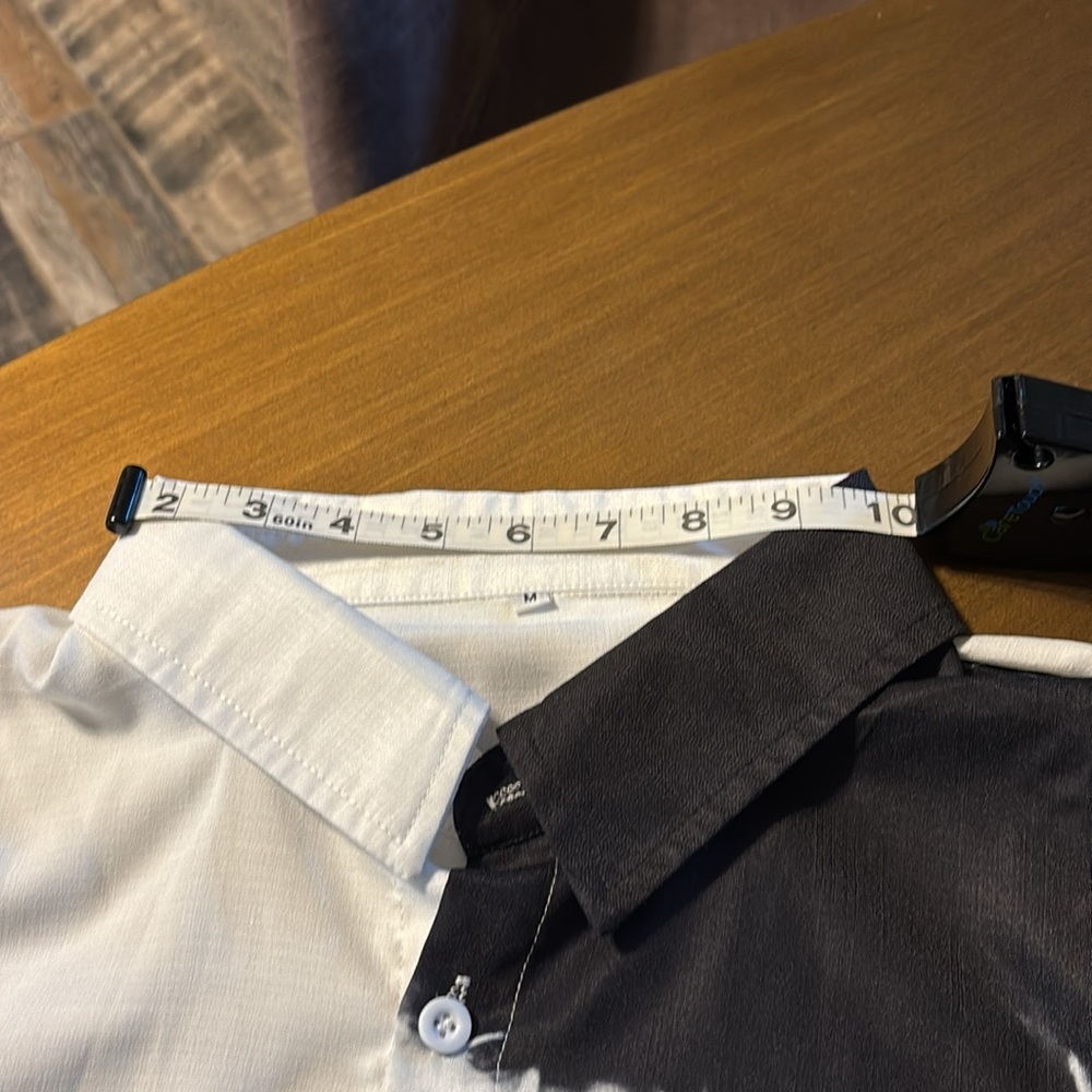 Button Down Long Sleeve Shirt With A Face Black And White Size Medium Like New - Picture 5 of 6